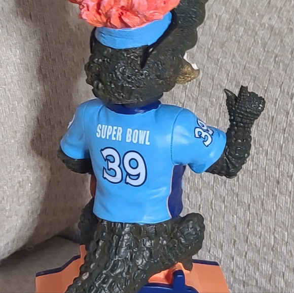 Super Bowl XXXIX Limited Edition collectible - Picture 2 of 4